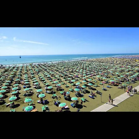 In For 6 People With Terrace And Swimming Pool 公寓 *