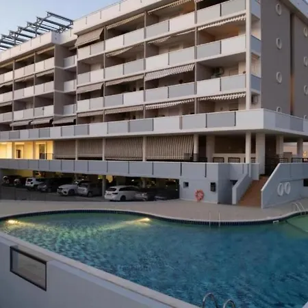 In For 6 People With Terrace And Swimming Pool Lägenhet Bibione