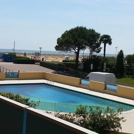 In For 6 People With Terrace And Swimming Pool *
