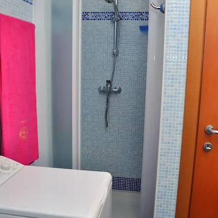 Lägenhet In For 6 People With Terrace And Swimming Pool *